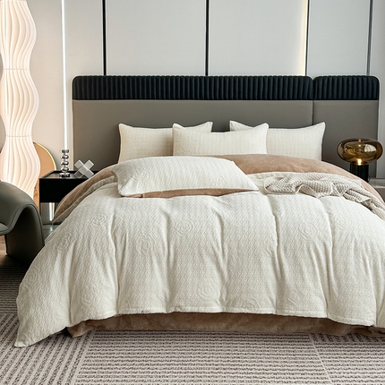 铠畅家纺 2023爆款A类230g立体雕花牛奶绒四件套 山茶花奶白