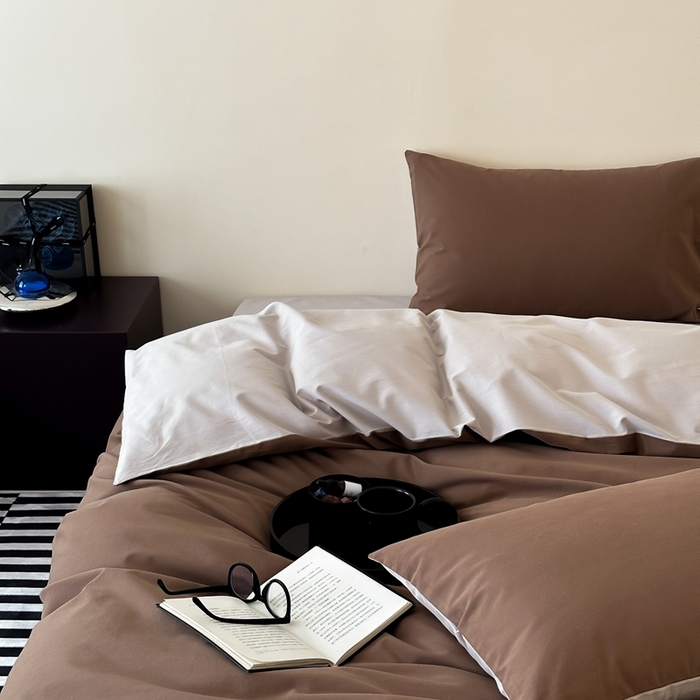 91家纺网 家纺一手货源 找家纺 时光里 2023北欧风简约纯色双拼60s加厚磨毛全棉四件套 深咖拼大麦灰