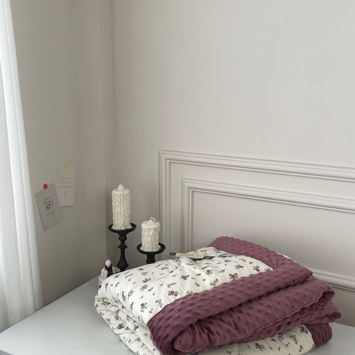 91家纺网 家纺一手货源 找家纺 源启生活 2023新款全棉皱皱纱手包边豆豆被 紫薇