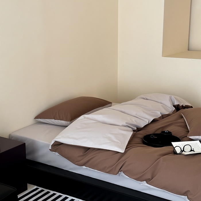 91家纺网 家纺一手货源 找家纺 时光里 2023北欧风简约纯色双拼60s加厚磨毛全棉四件套 深咖拼大麦灰