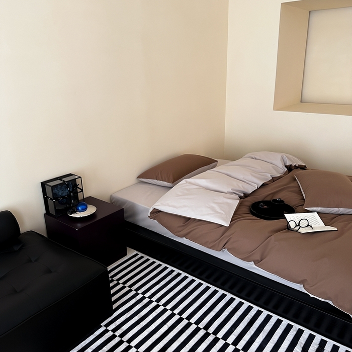 91家纺网 家纺一手货源 找家纺 时光里 2023北欧风简约纯色双拼60s加厚磨毛全棉四件套 深咖拼大麦灰