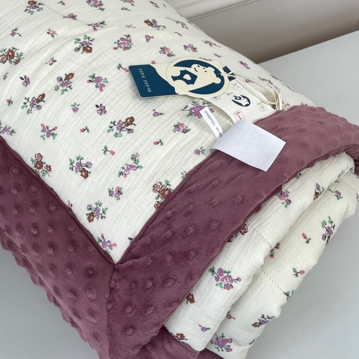 91家纺网 家纺一手货源 找家纺 源启生活 2023新款全棉皱皱纱手包边豆豆被 紫薇