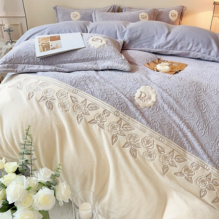 宅家居 2023新款法式风拼接刺绣全消光A类浮雕花绒剪花烂花牛奶绒四件套-幸福玫瑰 魅-紫