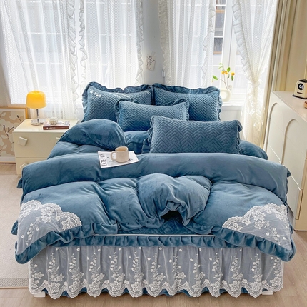 91家纺网 家纺一手货源 找家纺 （总）家之硕 2025秋冬款多功能牛奶绒可拆卸式床笠床裙四件套