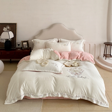 91家纺网 家纺一手货源 找家纺 （总）爱家2023新款 新款A类牛奶绒刺绣四件套--可可庄园系列