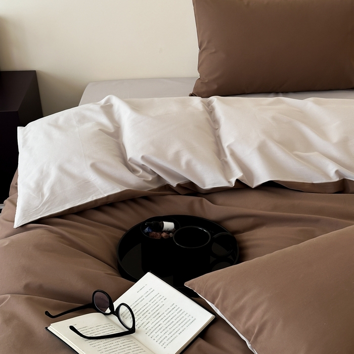 91家纺网 家纺一手货源 找家纺 时光里 2023北欧风简约纯色双拼60s加厚磨毛全棉四件套 深咖拼大麦灰