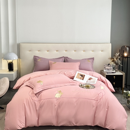 91家纺网 家纺一手货源 找家纺 爱家2023新款纯氧棉磨毛刺绣四件套--吉祥兔系列 吉祥兔-樱花粉