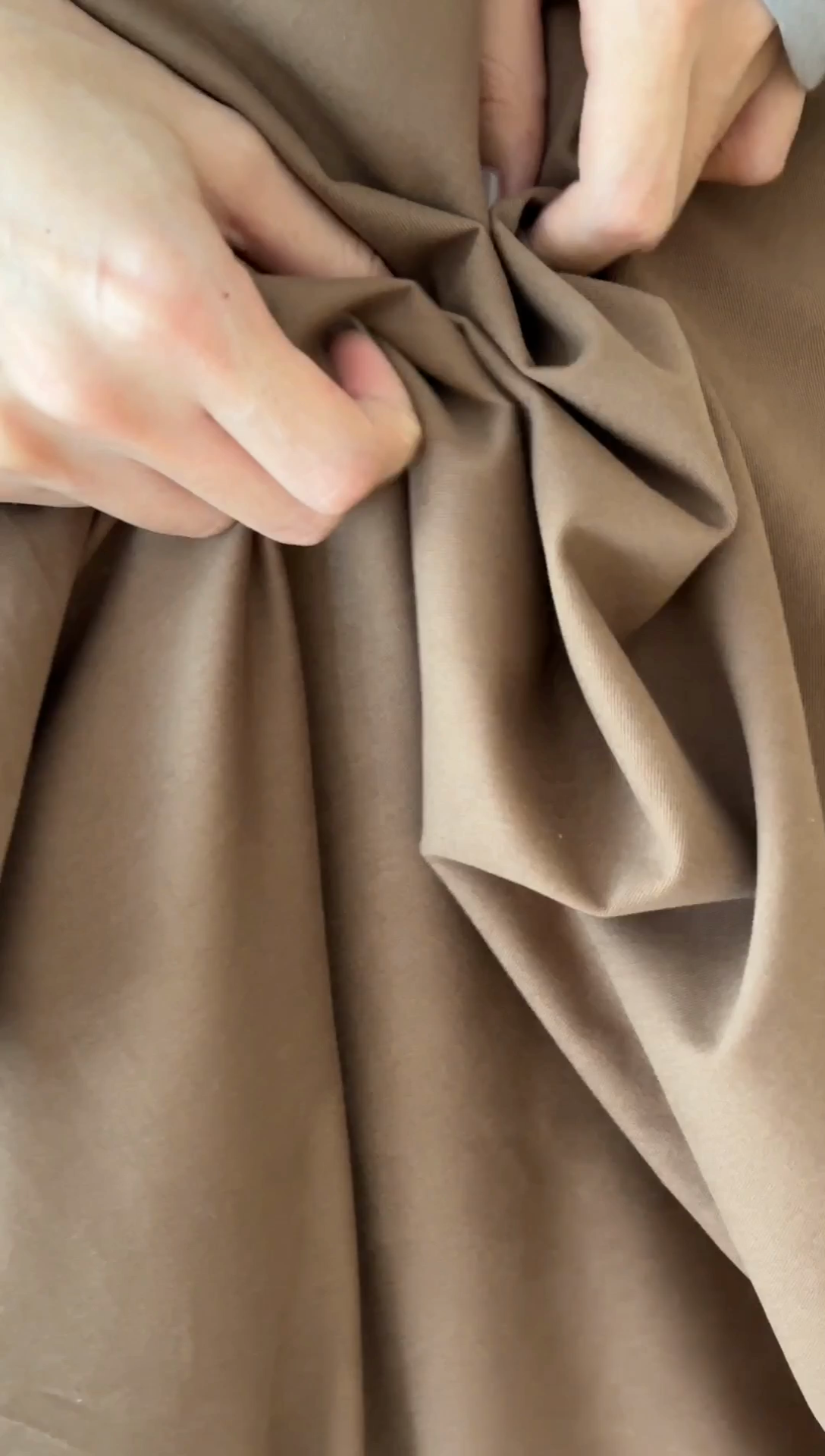 91家纺网 家纺一手货源 找家纺 时光里 2023北欧风简约纯色双拼60s加厚磨毛全棉四件套 深咖拼大麦灰