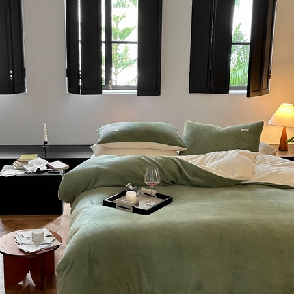 时光里 2023新款双拼牛奶绒四件套 橄榄绿拼奶白