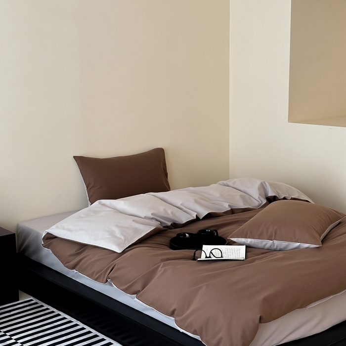 91家纺网 家纺一手货源 找家纺 时光里 2023北欧风简约纯色双拼60s加厚磨毛全棉四件套 深咖拼大麦灰