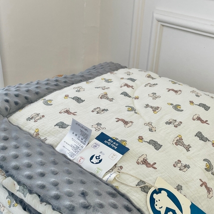 91家纺网 家纺一手货源 找家纺 （总）源启生活 2023新款全棉皱皱纱手包边豆豆被