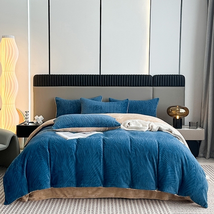 91家纺网 家纺一手货源 找家纺 铠畅家纺 2023爆款A类230g立体雕花牛奶绒四件套 大浪淘沙花型-蓝