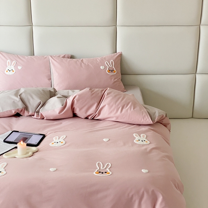 91家纺网 家纺一手货源 找家纺 时光里 2023INS风软萌可爱60s加厚磨毛刺绣款全棉四件套 可爱兔