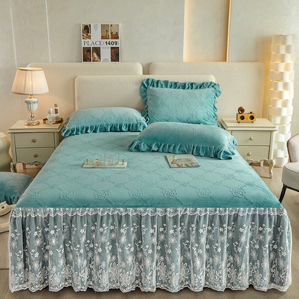 91家纺网 家纺一手货源 找家纺 （总）宜凡 2023新款烂花牛奶绒床裙三件套