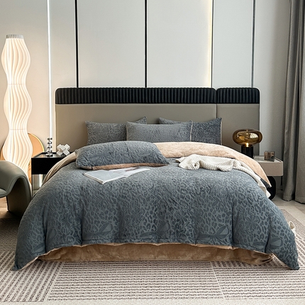 91家纺网 家纺一手货源 找家纺 （总）铠畅家纺 2023爆款A类230g立体雕花牛奶绒四件套