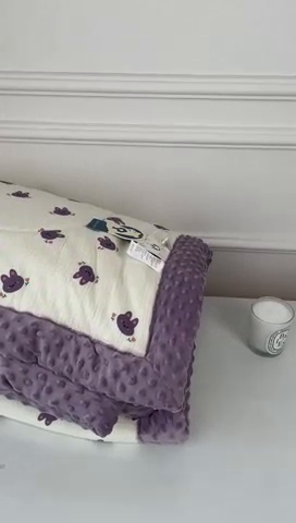 91家纺网 家纺一手货源 找家纺 源启生活 2023新款全棉皱皱纱手包边豆豆被 紫小兔