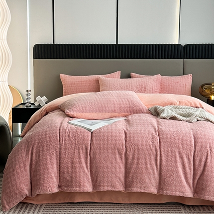 铠畅家纺 2023爆款A类230g立体雕花牛奶绒四件套 山茶花粉