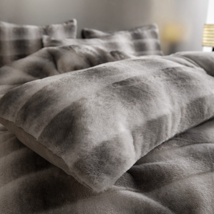 91家纺网 家纺一手货源 找家纺 金奇达家纺 2025秋冬保暖加厚绒类皮草绒四件套-【赛琳娜】系列 赛琳娜-气质灰