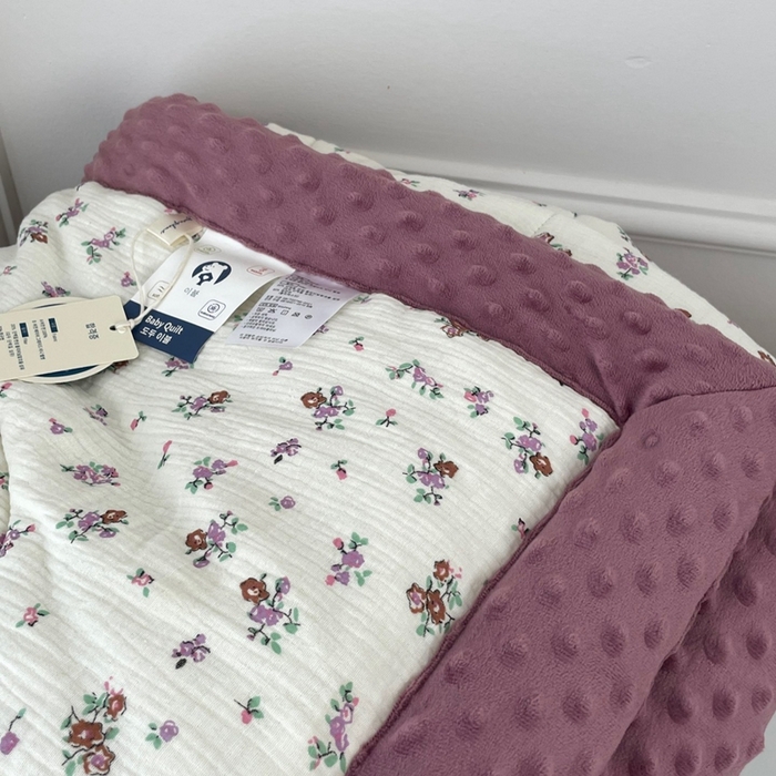 91家纺网 家纺一手货源 找家纺 源启生活 2023新款全棉皱皱纱手包边豆豆被 紫薇