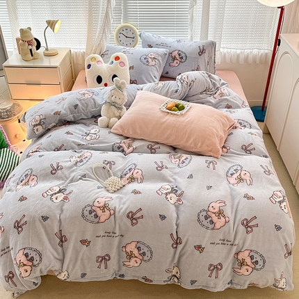 昔可家纺  2023新款高克重印花牛奶绒卡通系列四件套 蓝底抱枕小兔