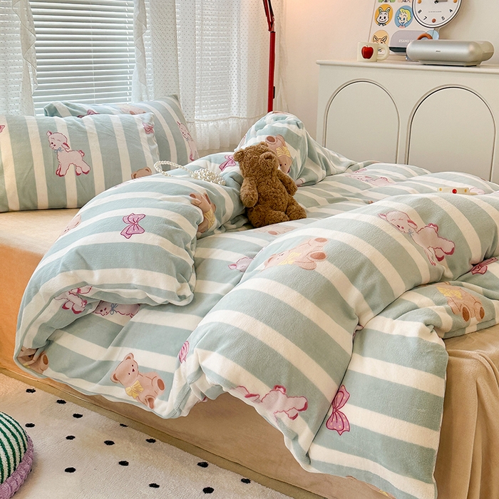 91家纺网 家纺一手货源 找家纺 昔可家纺  2023新款高克重印花牛奶绒卡通系列四件套 小熊羊驼