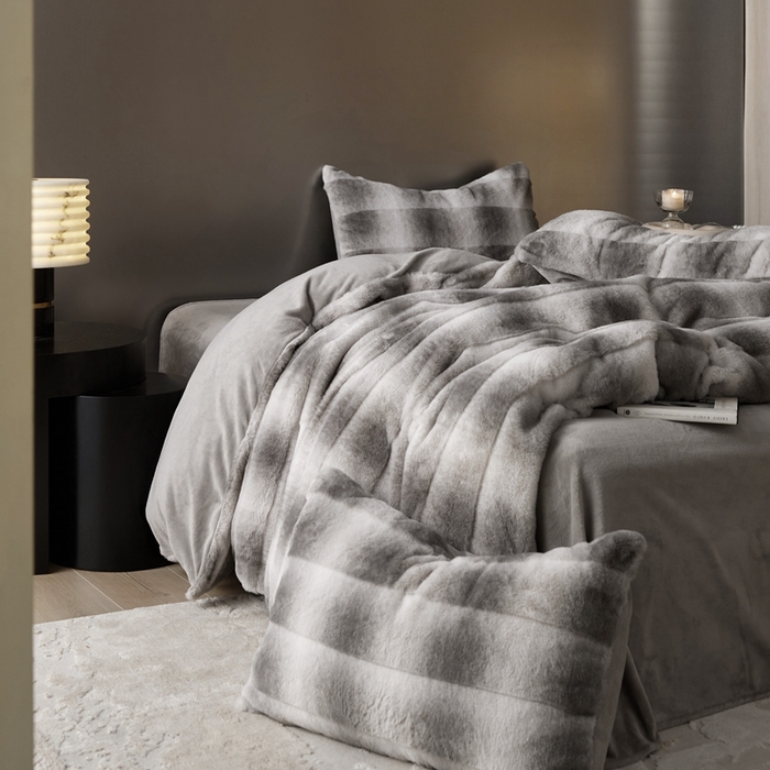 91家纺网 家纺一手货源 找家纺 金奇达家纺 2025秋冬保暖加厚绒类皮草绒四件套-【赛琳娜】系列 赛琳娜-气质灰