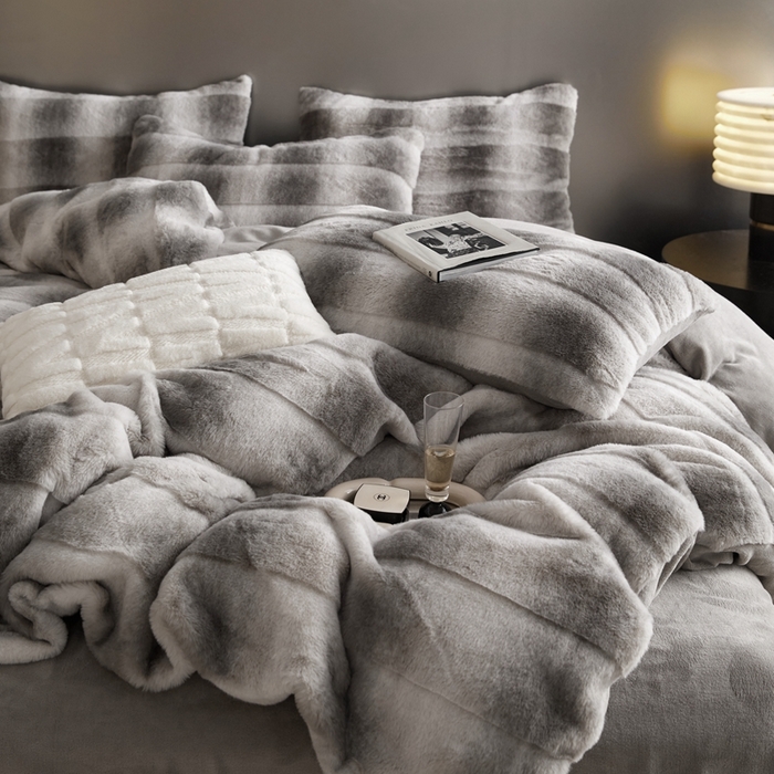 91家纺网 家纺一手货源 找家纺 金奇达家纺 2025秋冬保暖加厚绒类皮草绒四件套-【赛琳娜】系列 赛琳娜-气质灰