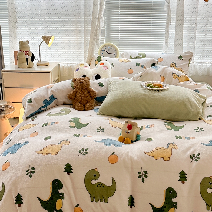 91家纺网 家纺一手货源 找家纺 昔可家纺  2023新款高克重印花牛奶绒卡通系列四件套 多彩恐龙