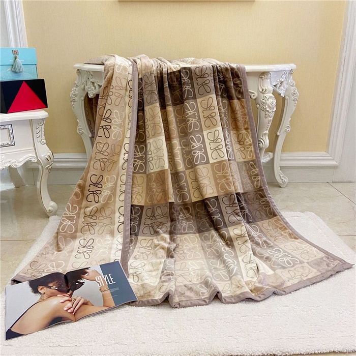 91家纺网 家纺一手货源 找家纺 卡奥2025AB版云貂绒毛毯法莱绒休闲盖毯沙发毯空调毯子贝尼丝