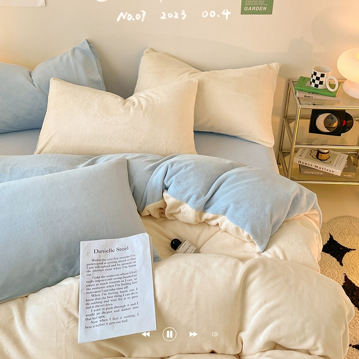 91家纺网 家纺一手货源 找家纺 眠帛家居 2023新款加厚牛奶绒双拼四件套 奶白-天空蓝