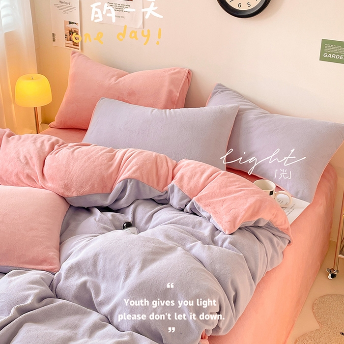 91家纺网 家纺一手货源 找家纺 眠帛家居 2023新款加厚牛奶绒双拼四件套 浅紫-奶油粉