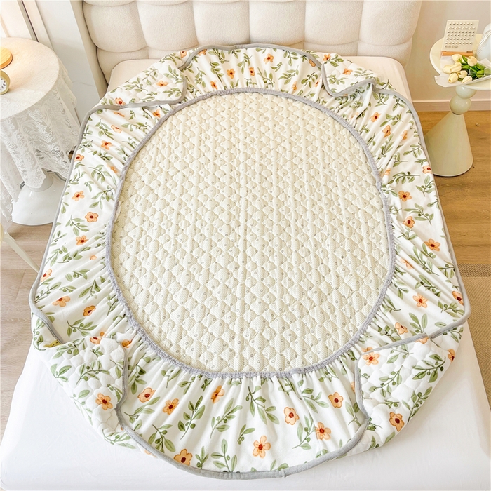 91家纺网 家纺一手货源 找家纺 喜居 2023新款a类印花牛奶绒抗菌夹棉床笠床护垫 森系小花