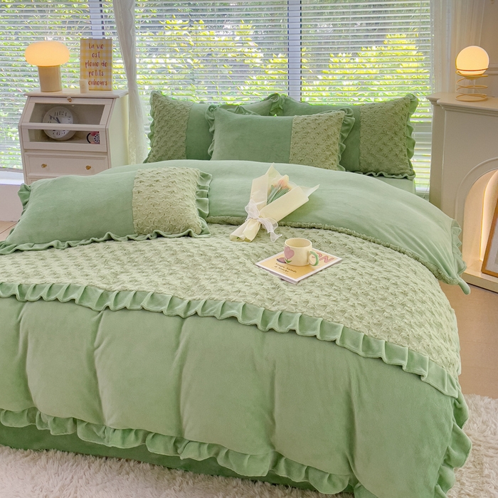 91家纺网 家纺一手货源 找家纺 金米诺 2024新款加厚保暖韩式双层花边玫瑰兔绒系列四件套 橄榄绿