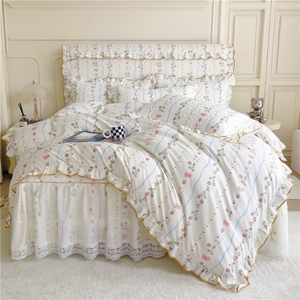 91家纺网 家纺一手货源 找家纺 十个点 2024新款印花夹棉蕾丝四件套 花野兔