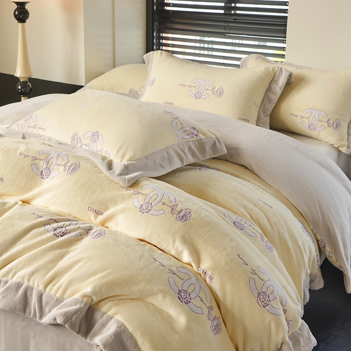 91家纺网 家纺一手货源 找家纺 榻尚家居 2023秋冬新款高克重牛奶绒四件套--闻香系列 闻香 鹅暖黄