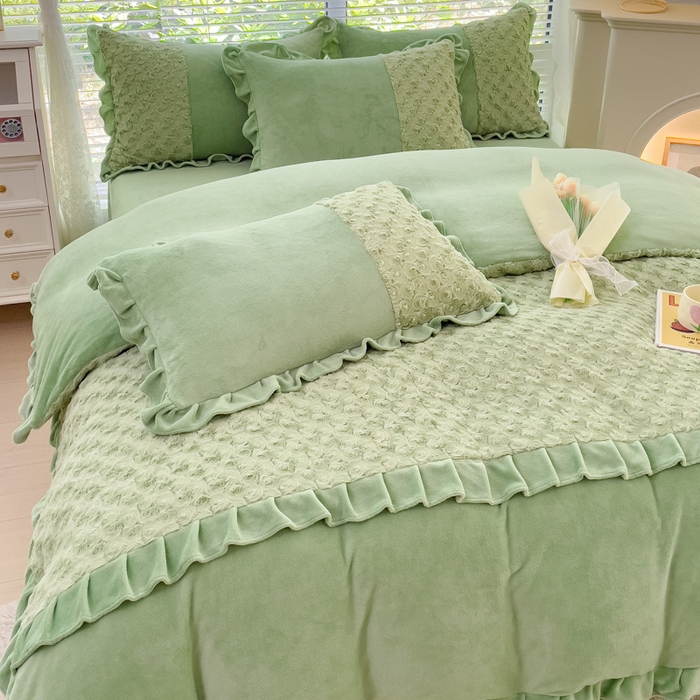 91家纺网 家纺一手货源 找家纺 金米诺 2024新款加厚保暖韩式双层花边玫瑰兔绒系列四件套 橄榄绿