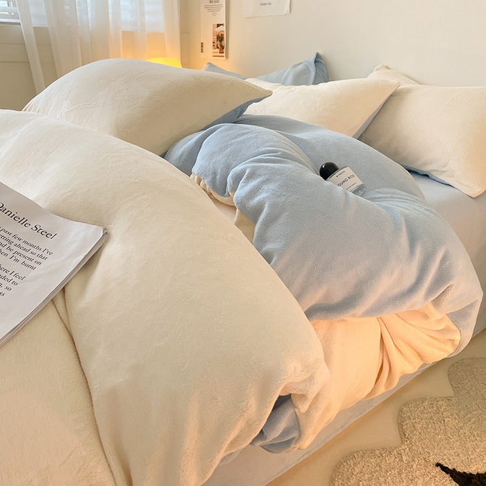 91家纺网 家纺一手货源 找家纺 眠帛家居 2023新款加厚牛奶绒双拼四件套 奶白-天空蓝