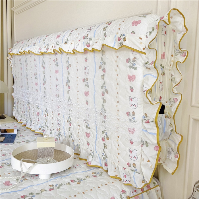 91家纺网 家纺一手货源 找家纺 十个点 2024新款印花夹棉蕾丝床头罩-玲珑 花野兔