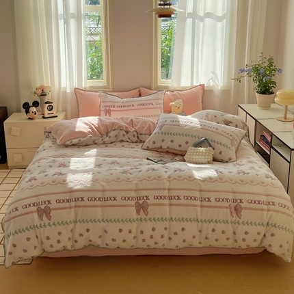 91家纺网 家纺一手货源 找家纺 三朵家纺 2023新款高克重雪花绒绒混搭系列四件套 缤纷时光