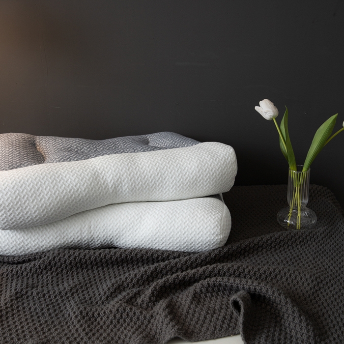 91家纺网 家纺一手货源 找家纺 2025新款网销爆款日式反牵引骨科修复枕反牵引枕头单只 白色一只高枕1200克