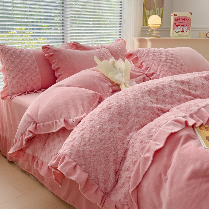 91家纺网 家纺一手货源 找家纺 金米诺 2024新款加厚保暖韩式双层花边玫瑰兔绒系列四件套 粉玉