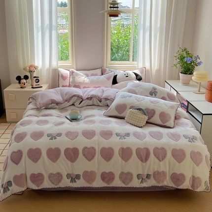 91家纺网 家纺一手货源 找家纺 三朵家纺 2023新款高克重雪花绒绒混搭系列四件套 约定