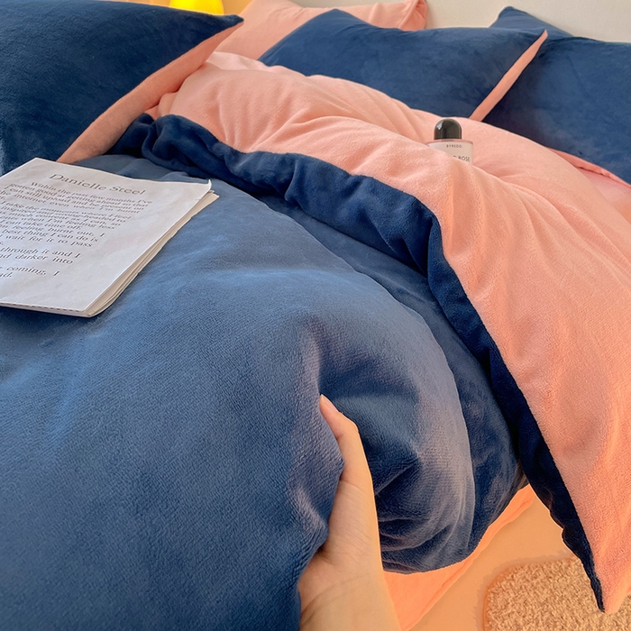 91家纺网 家纺一手货源 找家纺 眠帛家居 2023新款加厚牛奶绒双拼四件套 宾利蓝-奶油粉