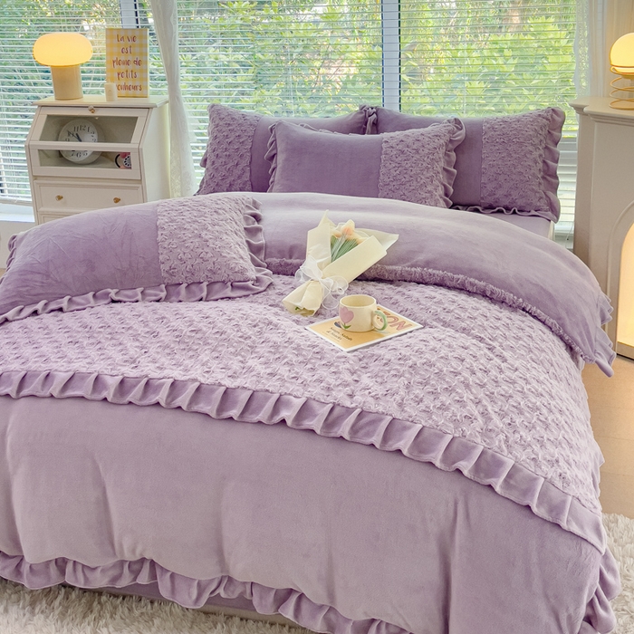 91家纺网 家纺一手货源 找家纺 金米诺 2024新款加厚保暖韩式双层花边玫瑰兔绒系列四件套 香芋紫