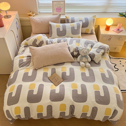 91家纺网 家纺一手货源 找家纺 三朵家纺 2023新款北欧系列牛奶绒印花四件套 卡里莫-黄