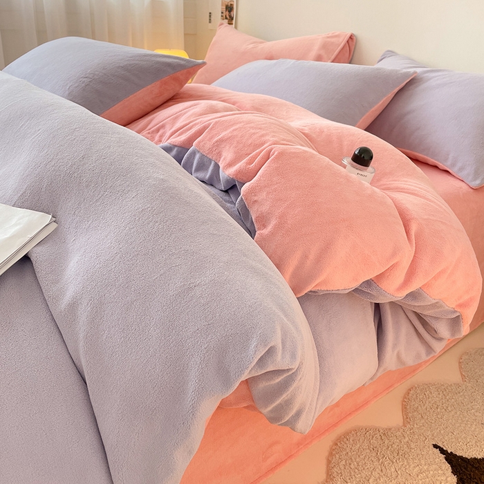 91家纺网 家纺一手货源 找家纺 眠帛家居 2023新款加厚牛奶绒双拼四件套 浅紫-奶油粉