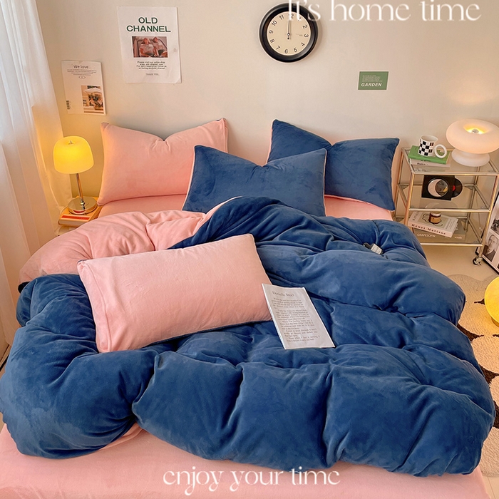 91家纺网 家纺一手货源 找家纺 眠帛家居 2023新款加厚牛奶绒双拼四件套 宾利蓝-奶油粉