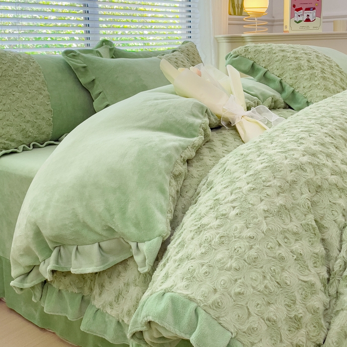 91家纺网 家纺一手货源 找家纺 金米诺 2024新款加厚保暖韩式双层花边玫瑰兔绒系列四件套 橄榄绿
