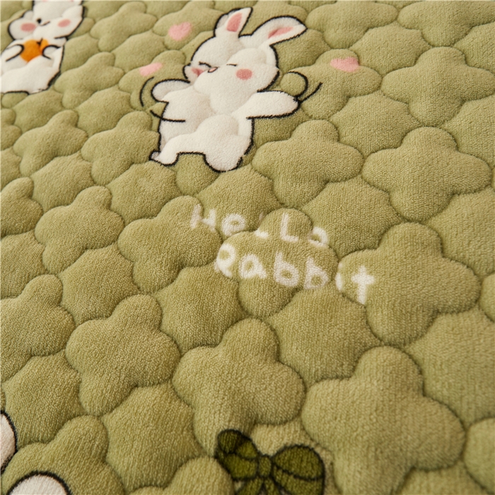 91家纺网 家纺一手货源 找家纺 喜居 2023新款a类印花牛奶绒抗菌夹棉床笠床护垫 甜蜜小兔