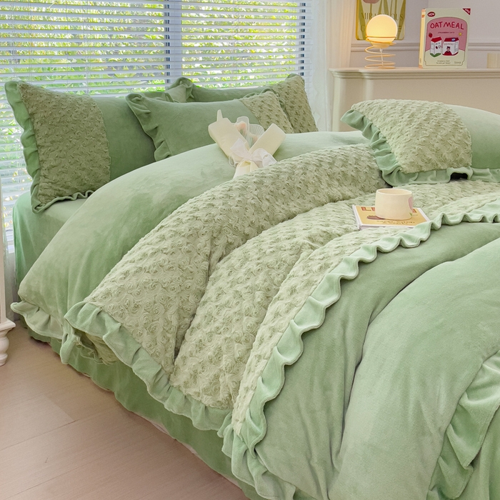 91家纺网 家纺一手货源 找家纺 金米诺 2024新款加厚保暖韩式双层花边玫瑰兔绒系列四件套 橄榄绿